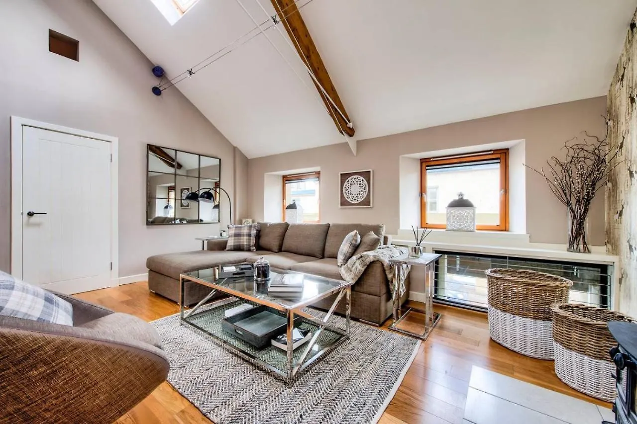 Altido Stunning And Modern 3Bedroom Mews House With Parkingエディンバラ