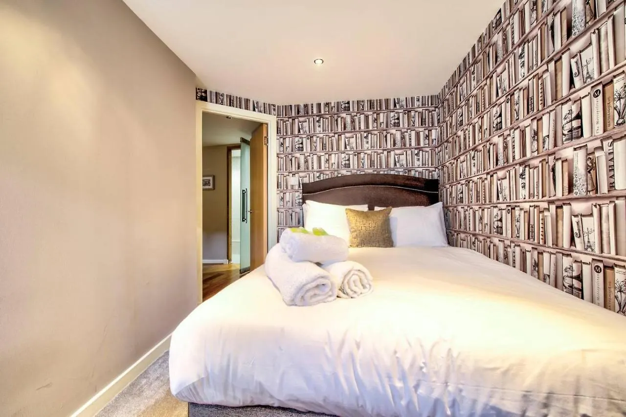 別荘 Altido Stunning And Modern 3Bedroom Mews House With Parkingエディンバラ